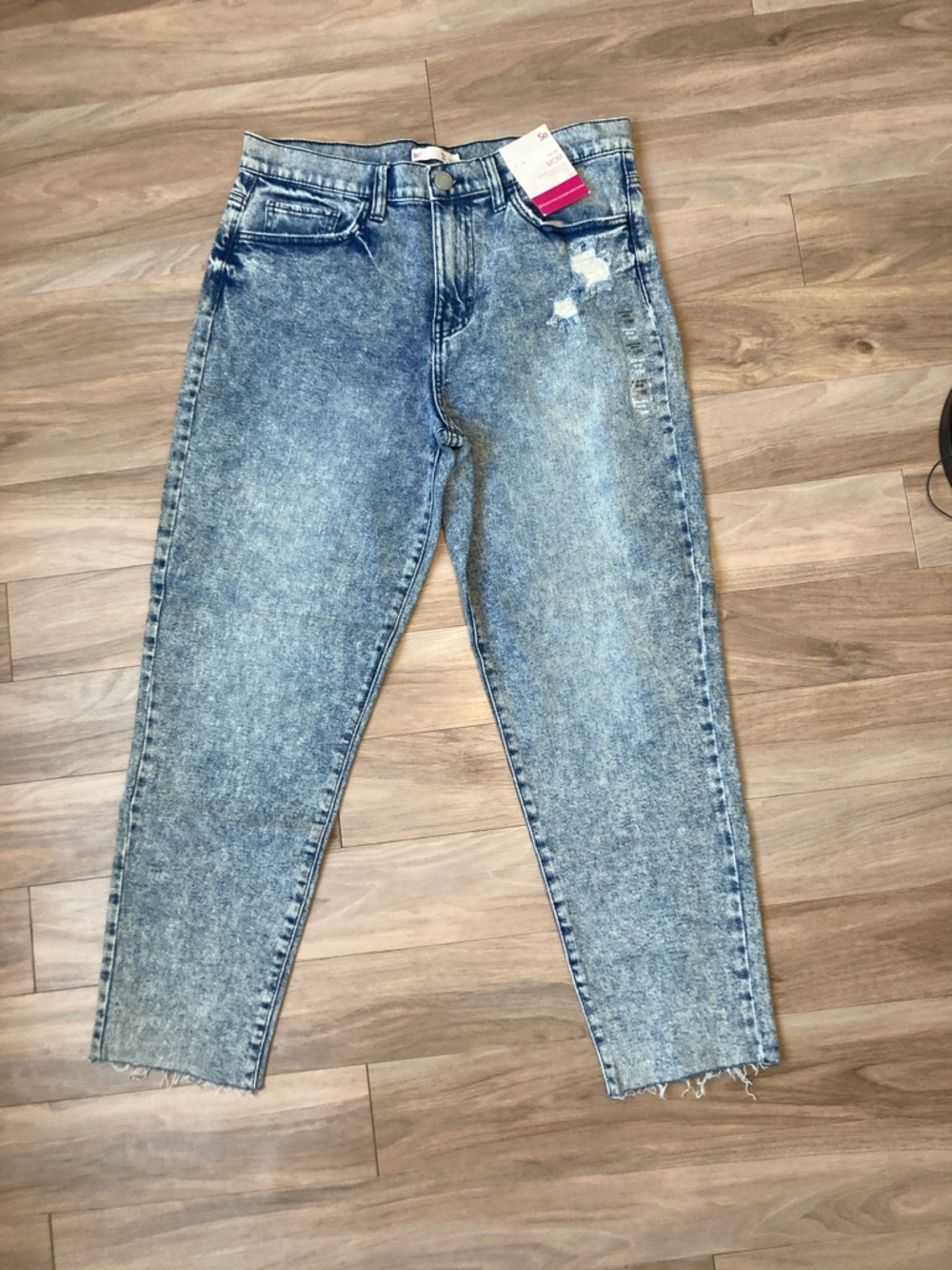 SO high rise MOM JEAN acid wash denim raw edge hem retro jean size 11 / 30